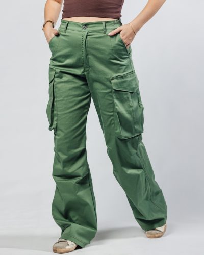 Evergreen ženske olivno-zelene cargo pantalone detalj džepa