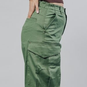 Evergreen ženske olivno-zelene cargo pantalone dinamični prikaz