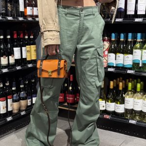 Evergreen ženske zelene cargo pantalone prednji prikaz