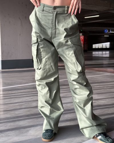 Ženske zelene cargo pantalone Evergreen supermarket prikaz