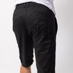 Muške crne bermude Midnight Hunter | Celi model